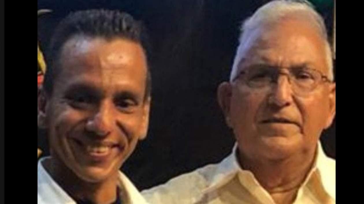 Clemente Caballero en compañía de su padre Édgar Caballero.