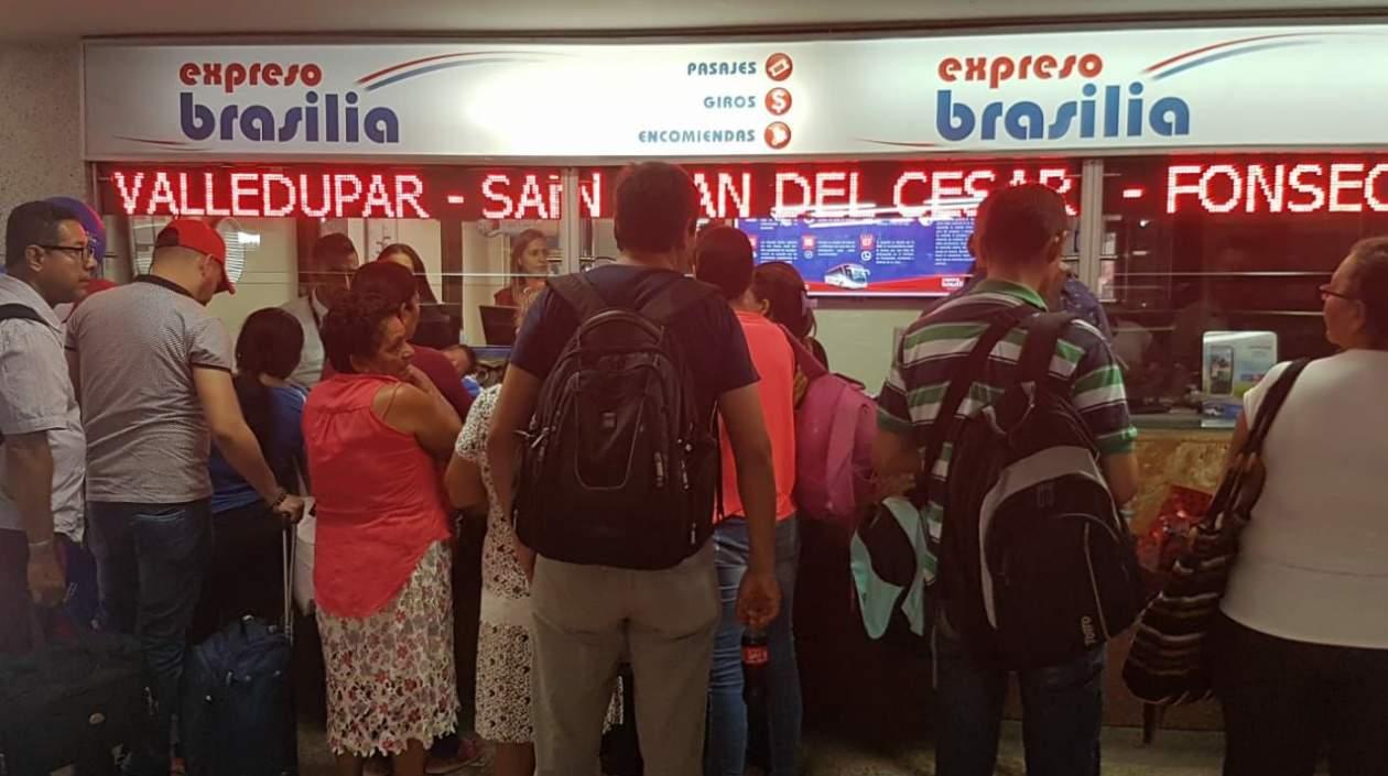 Las empresas de transporte activaron planes de contingencia para atender el volumen de pasajeros.