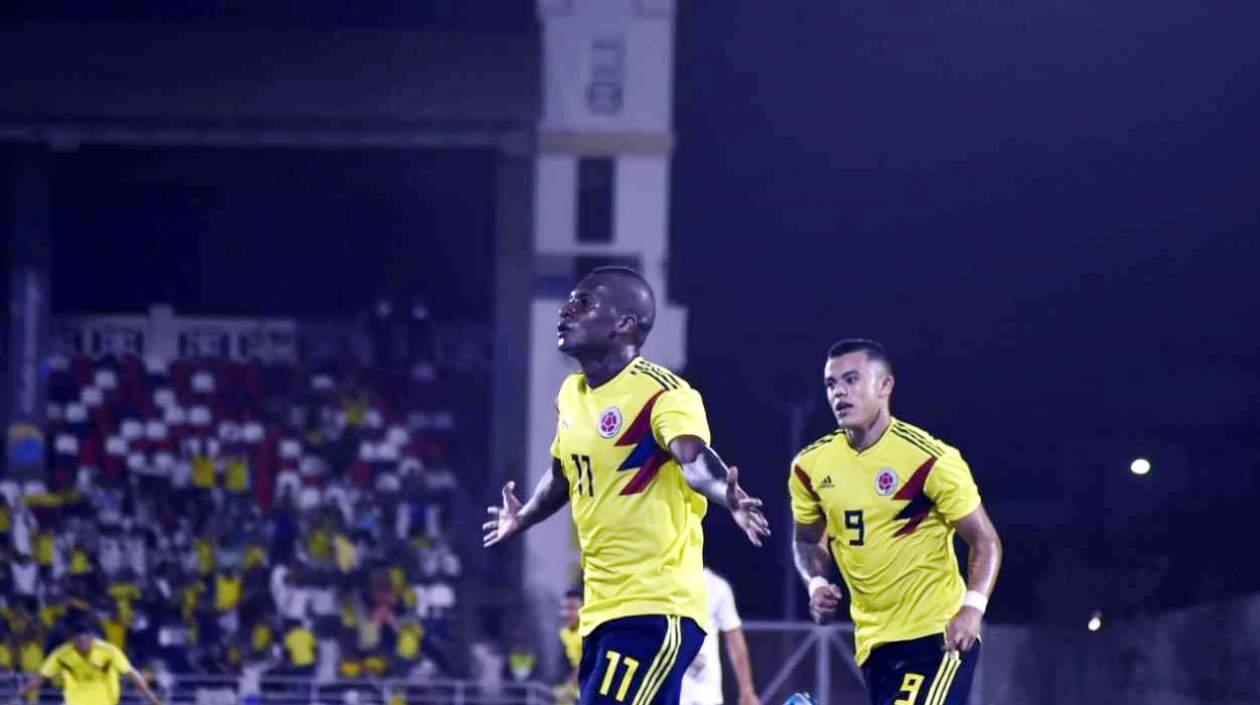 Christian Mina celebra el gol del triunfo. 