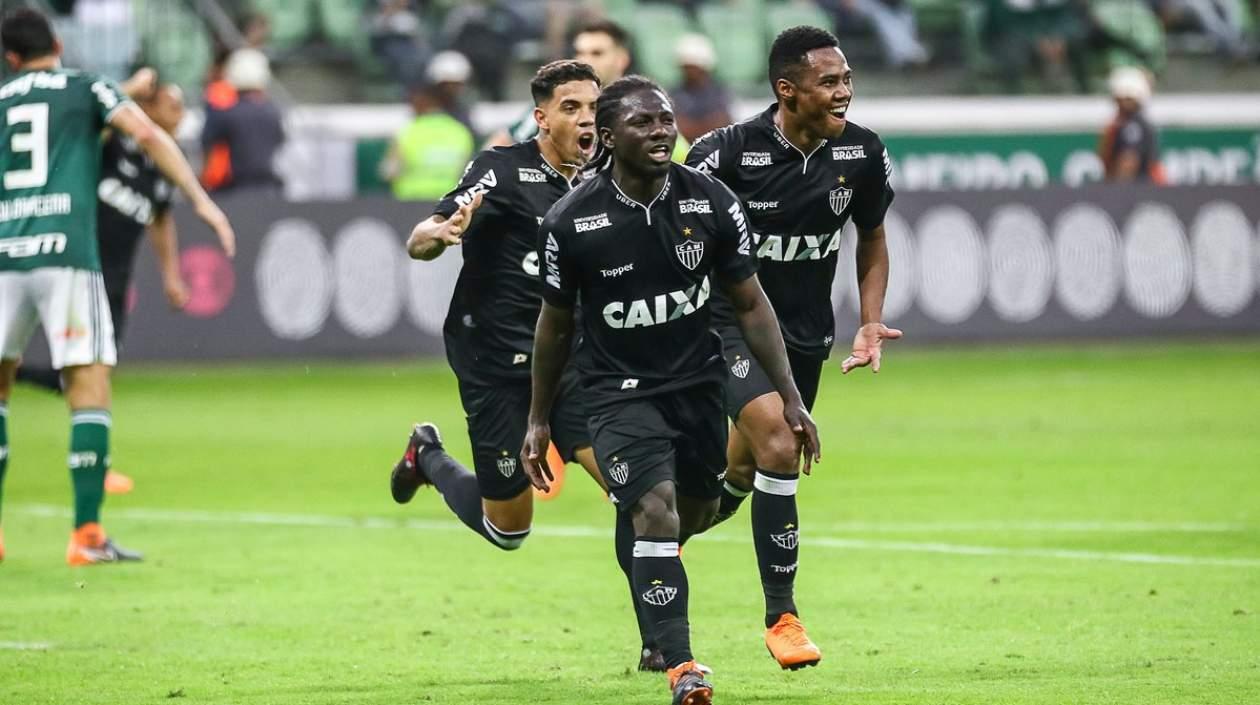 Yimmi Chará celebrando su primer gol. 
