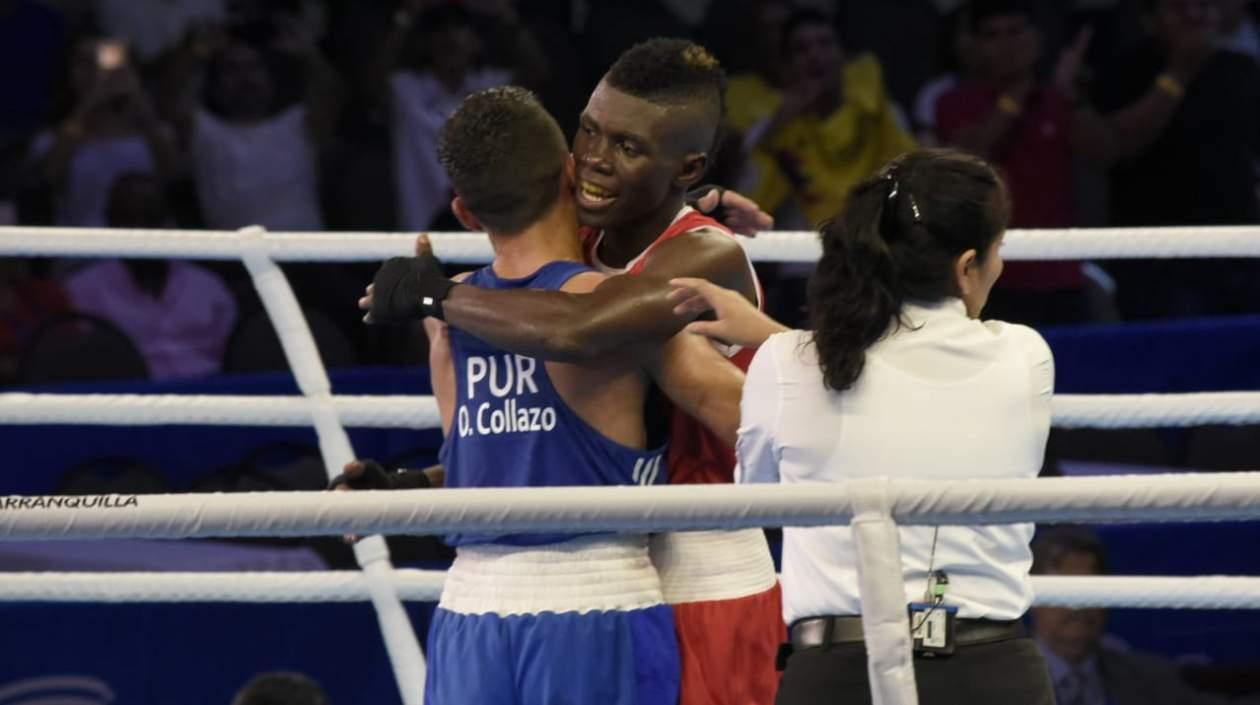 Arrancó con todo: Yuberjen Martínez venció a Óscar Collazos en su debut en los Juegos