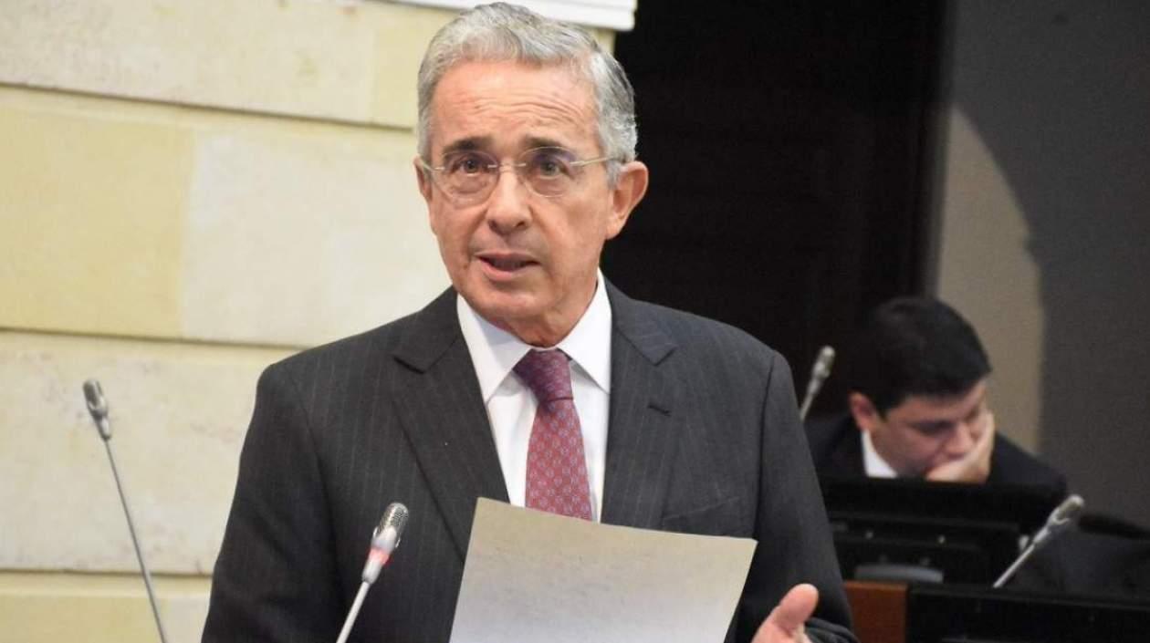 Álvaro Uribe Vélez, expresidente y senador.