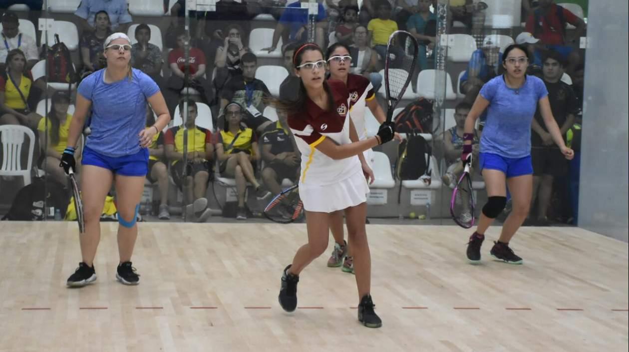 Las deportistas nacionales despacharon rápido a sus contrincantes.