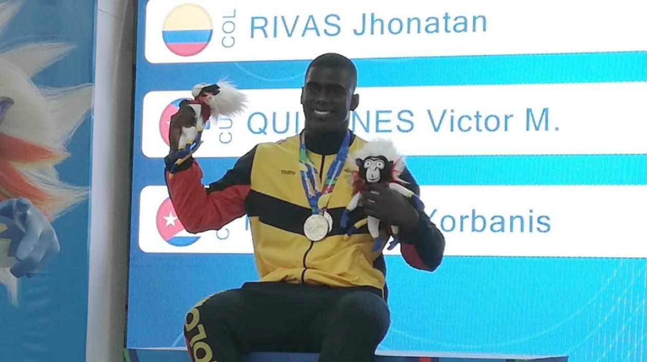 Jhonatan Rivas, pesista colombiano. 