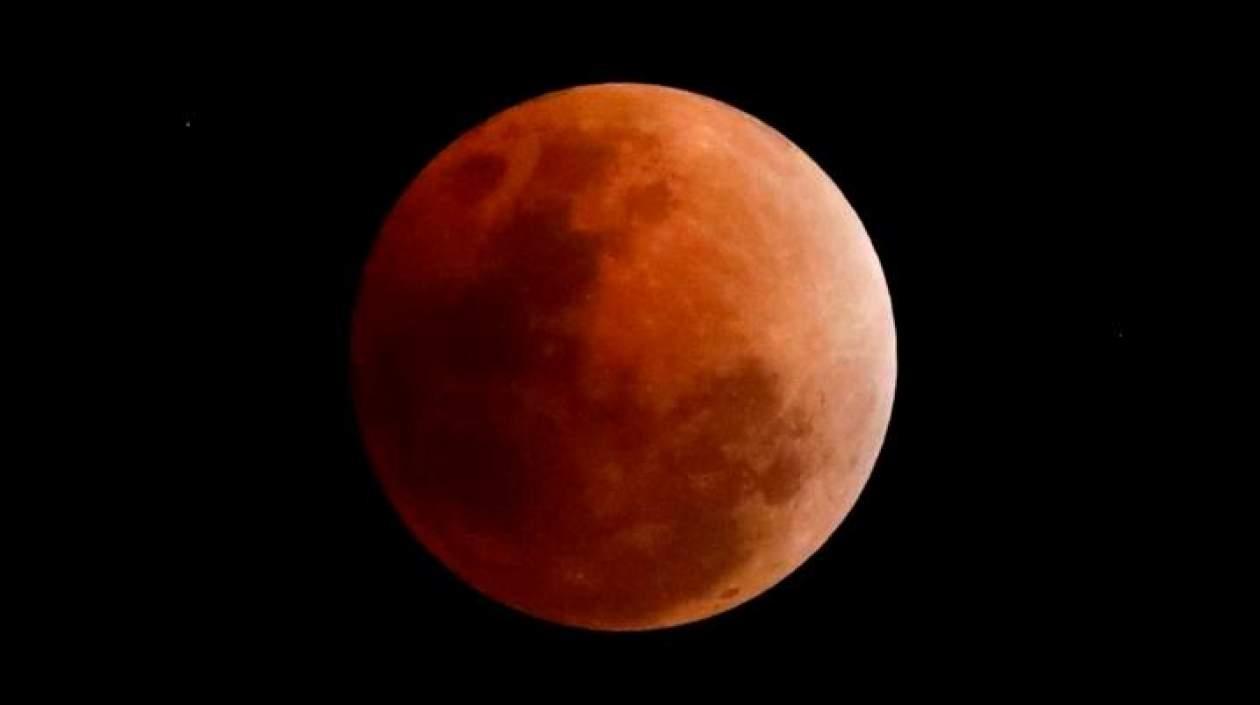 Hoy la luna se tornará rojiza.