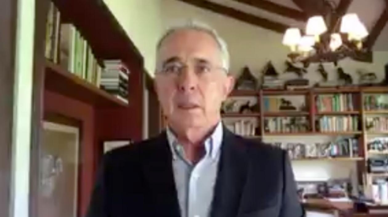 Álvaro Uribe, expresidente y senador.