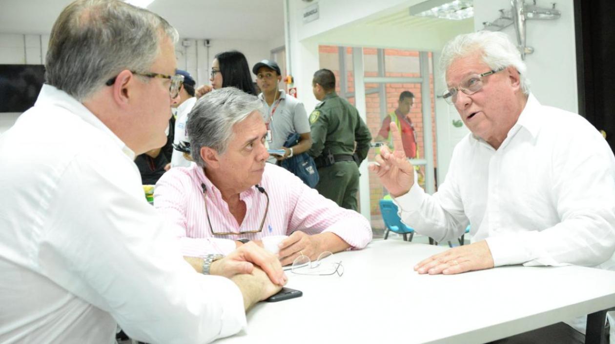 El Viceministro de Transporte, el Ministro de Transporte y el Alcalde de Soledad.