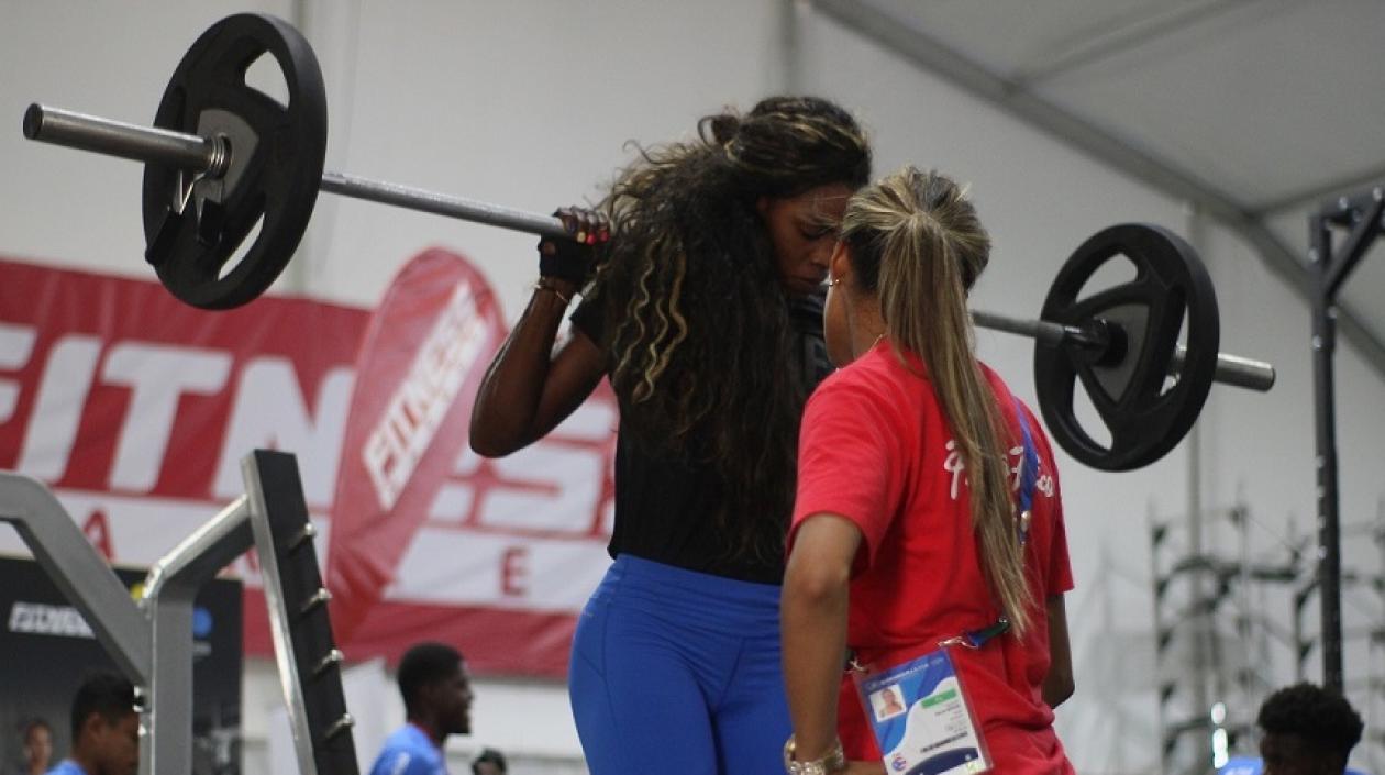 Catherine Ibargüen y Alysbeth Félix en un entrenamiento.