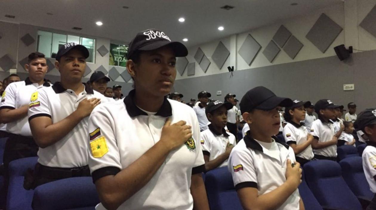 Miembros de la Policía Cívica en el auditorio del Comando de la Policía Metropolitana. 