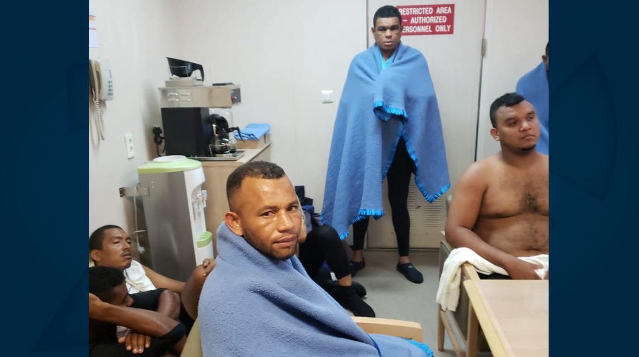 Polizones hallados en una embarcación con bandera de Singapur. 