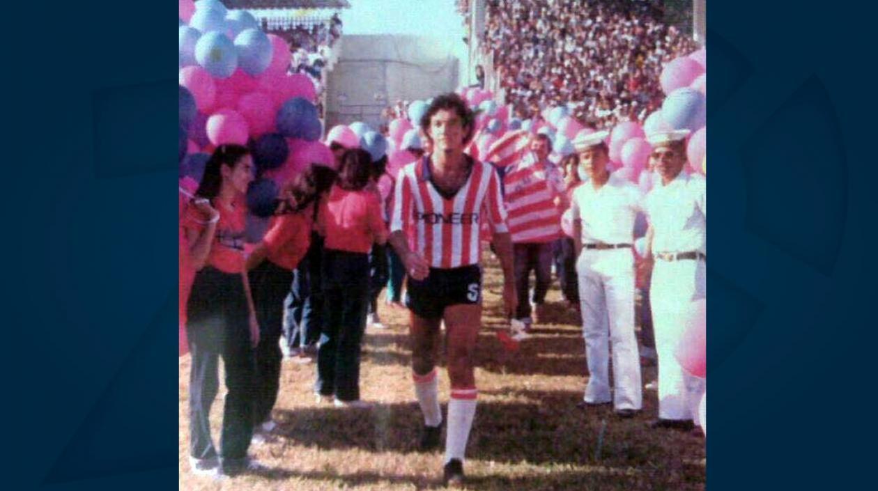Carlos Alberto De la Torre Soto, en su época de jugador.