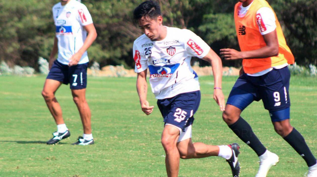 Fabián Sambueza, volante de Junior, durante un entrenamiento. 