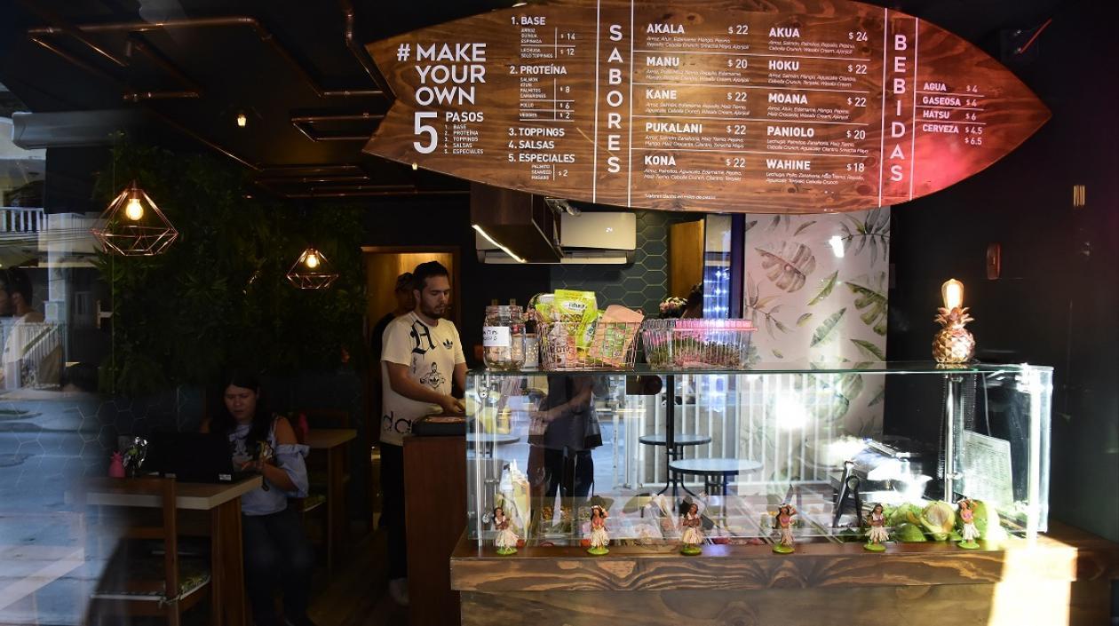 Interior del local de Honolulu Poke.