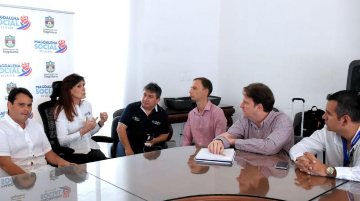 Tras una reunión entre la Gobernación y Viva Air se estableció la posible ruta internacional.