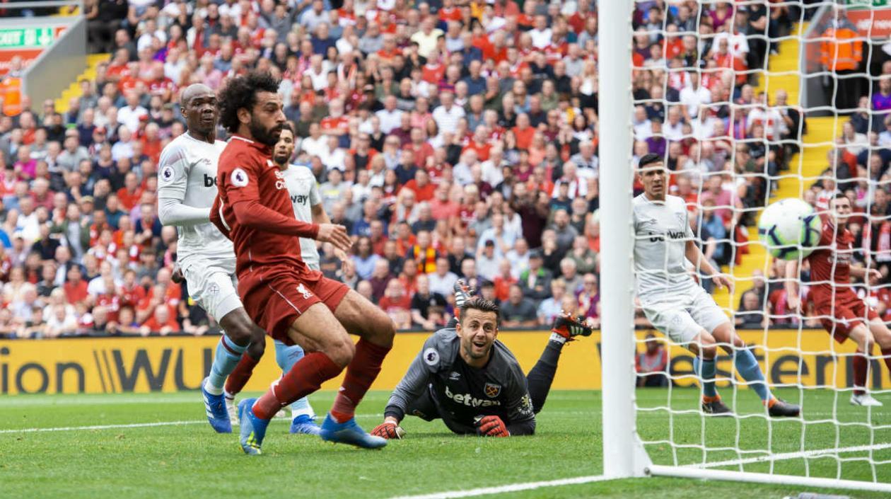 Mohamed Salah anota ante el Wets Ham
