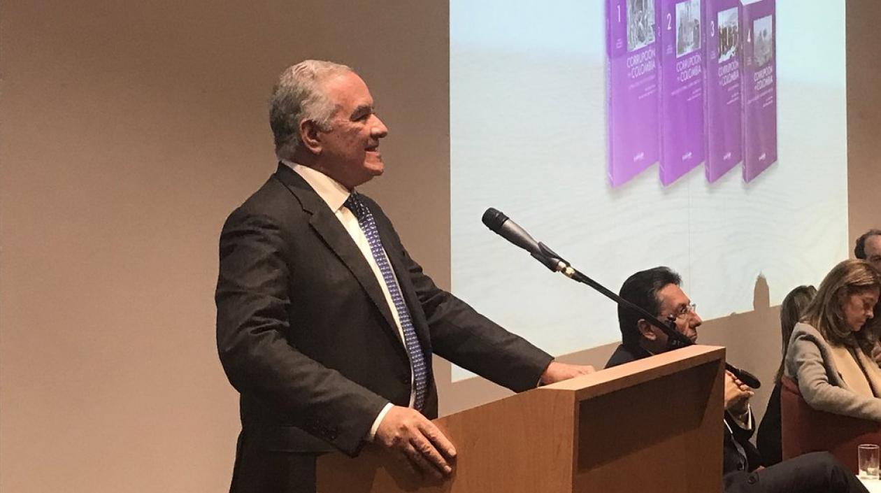 Edgardo Maya Villazón, contralor general de la República.