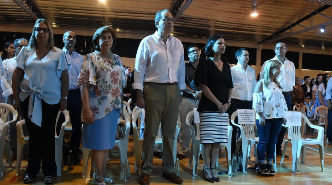 La secretaria de Educación, Bibiana Rincón; Nancy Murgas, del Consejo Directivo del Banco de la República; el Procurador General, Fernando Carrillo; la rectora del Colegio Marymount, Anabella Martínez y la exalcaldesa Elsa Noguera. 