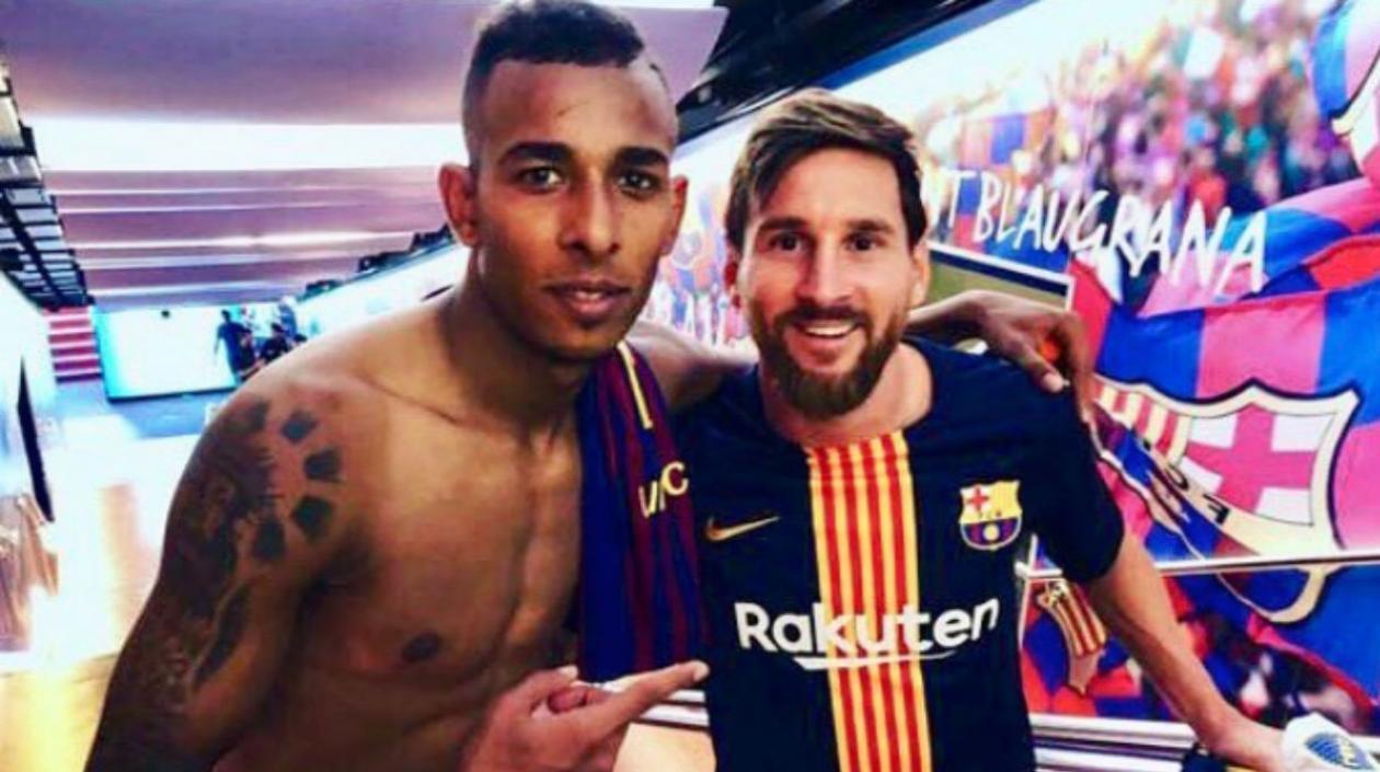 Sebastián Villa y Lionel Messi, tras el partido. 