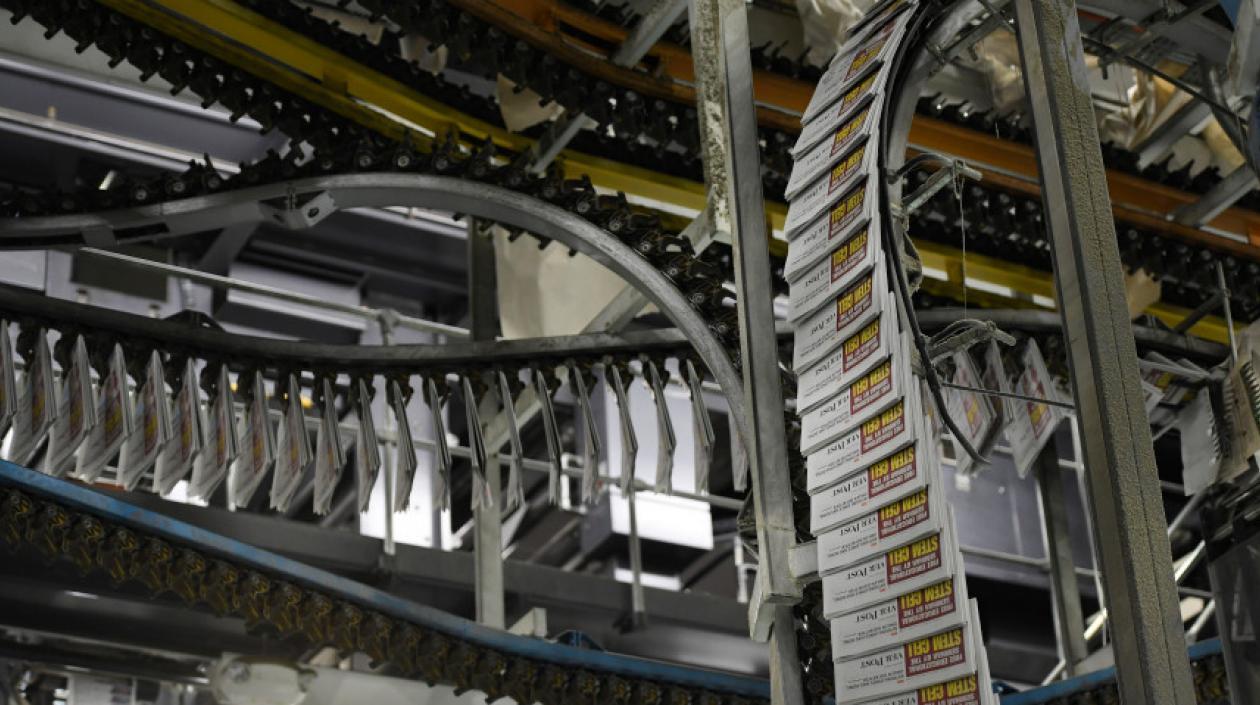 Fotografía de la impresión del periódico Denver Post.