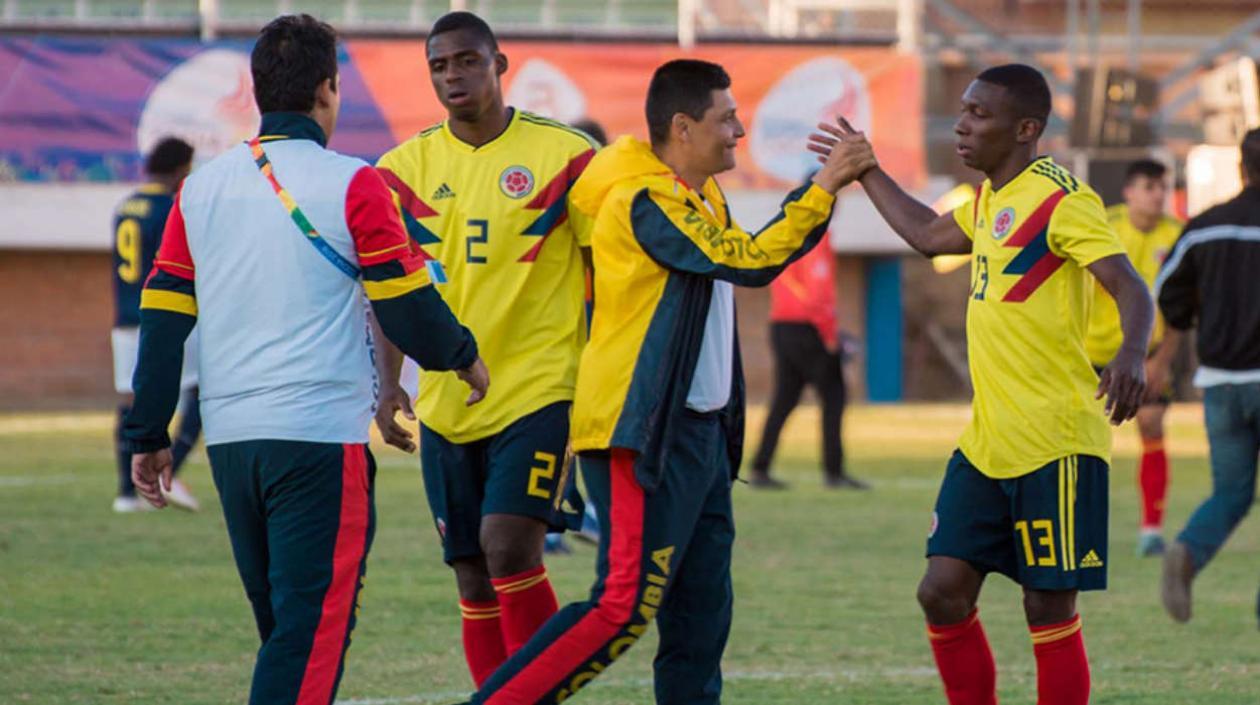 Jugadores de Colombia tras el partido con los ecuatorianos. 
