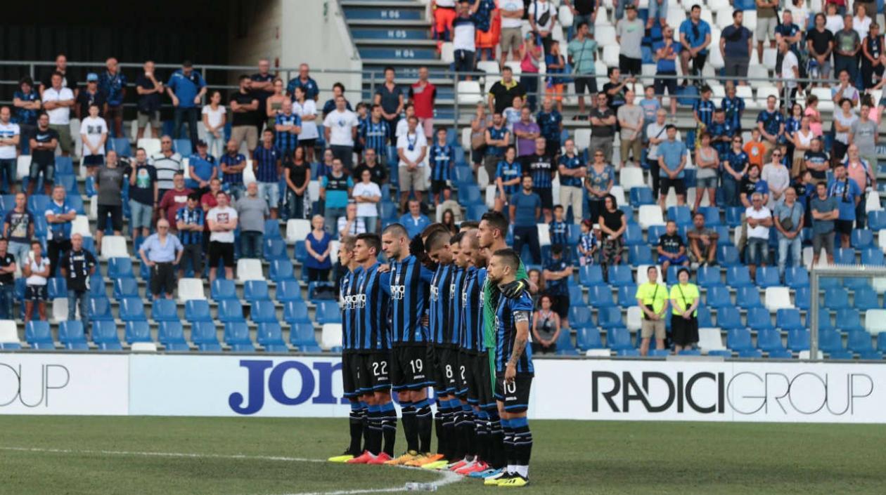 Atalanta fue uno de los clubes que rindió minuto de silencio por la tragedia. 