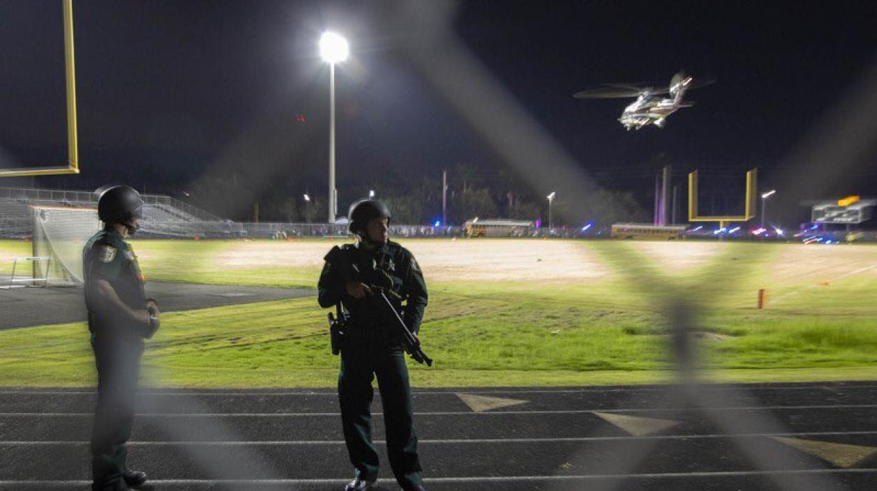  El suceso ocurrió mientras se jugaba un partido entre las secundarias Palm Beach Central y William T. Dwyer.