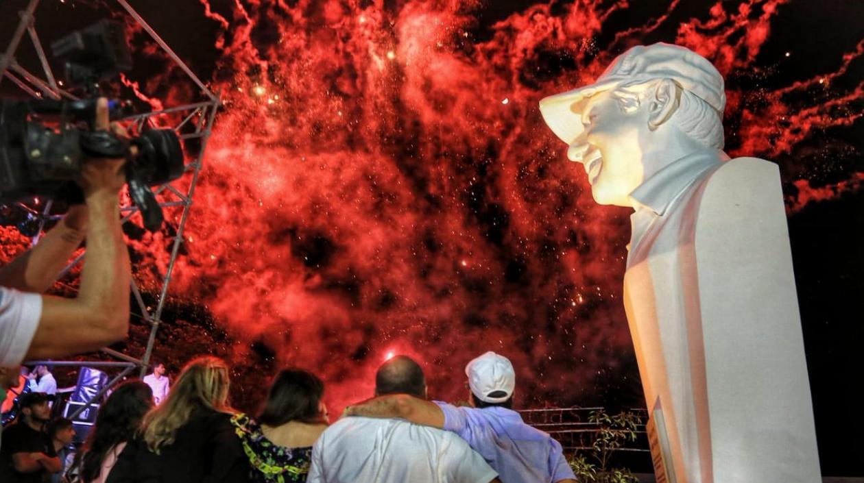 El Alcalde Alejandro Char recibió este homenaje.