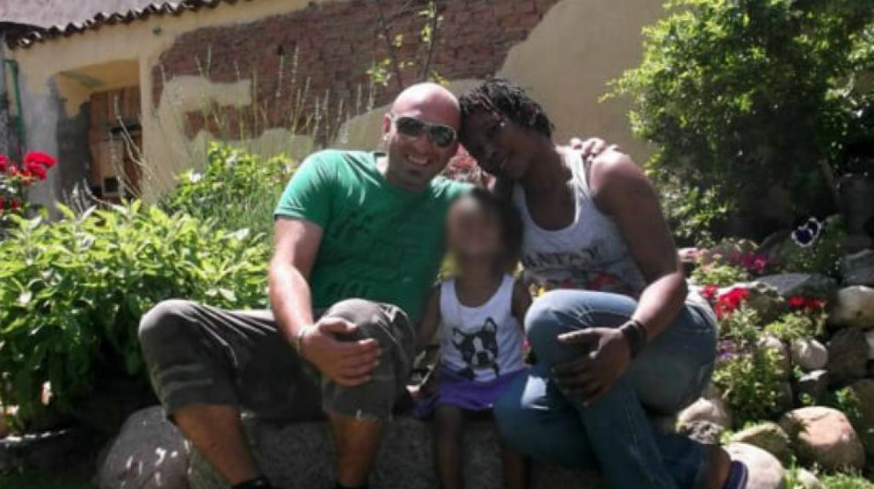 Las autoridades hallaron los cuerpos de la familia Cecala, enterrados tras el colapso del puente en Génova.