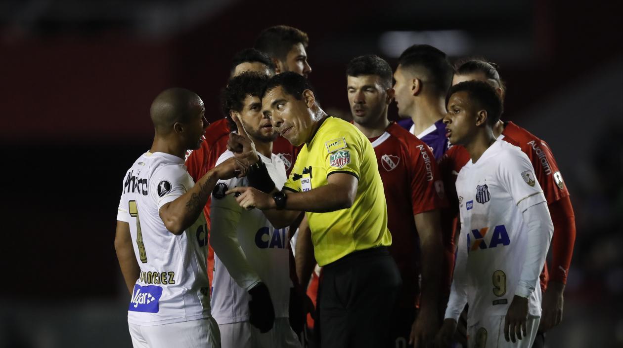 Carlos Sánchez durante el partido.