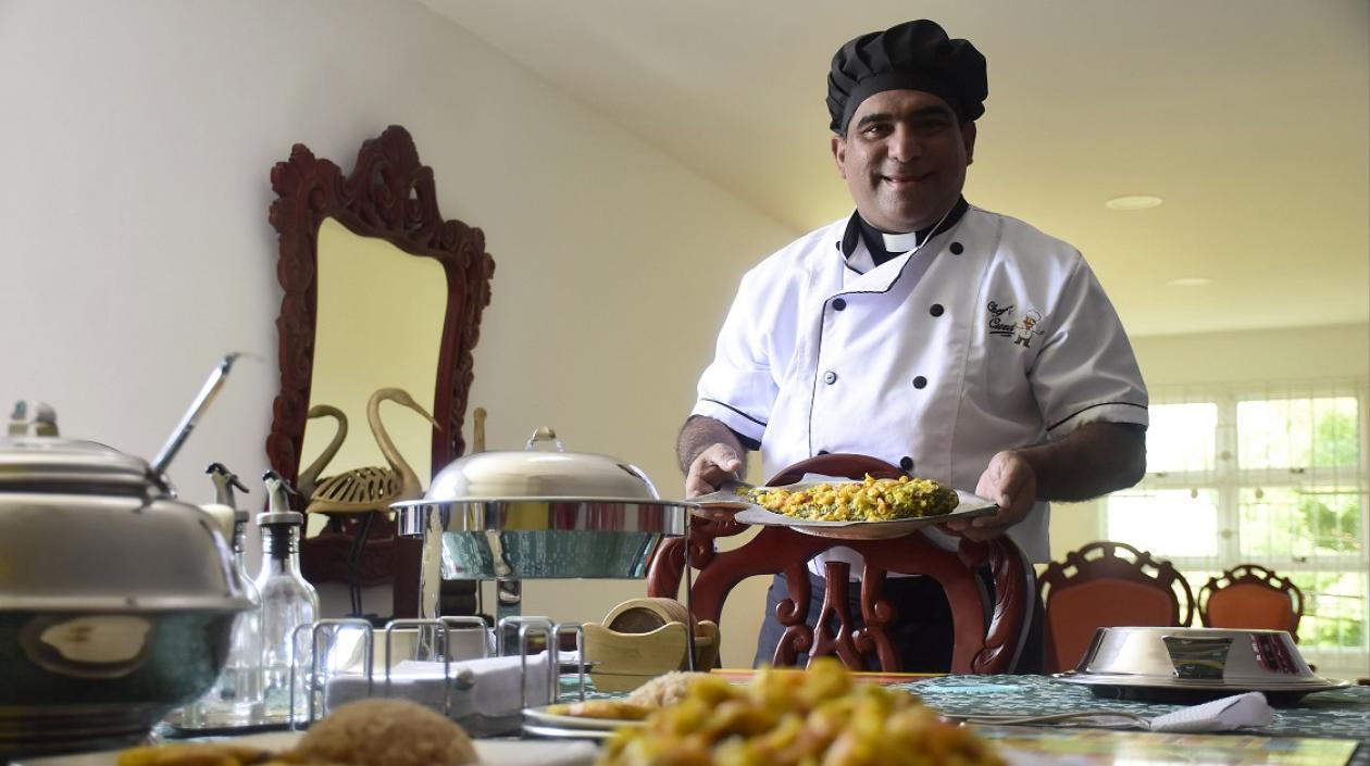 Párroco de la Iglesia San Rafael, Jorge Luis Rodríguez.