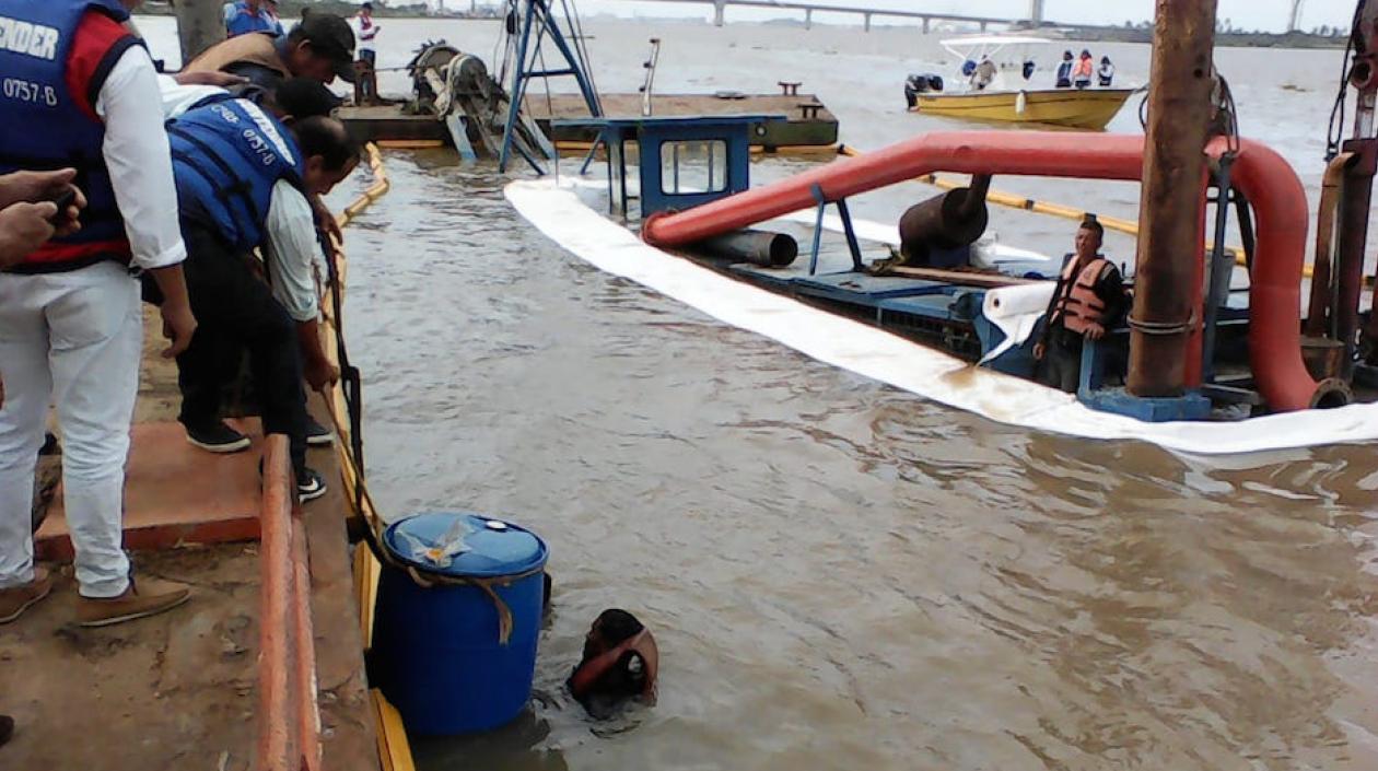 Maniobras de retiro del aceite hidráulico.
