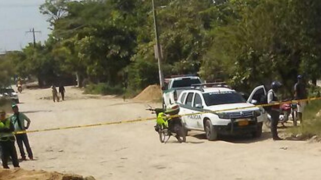 El presunto atracador murió en el lugar de los hechos. 