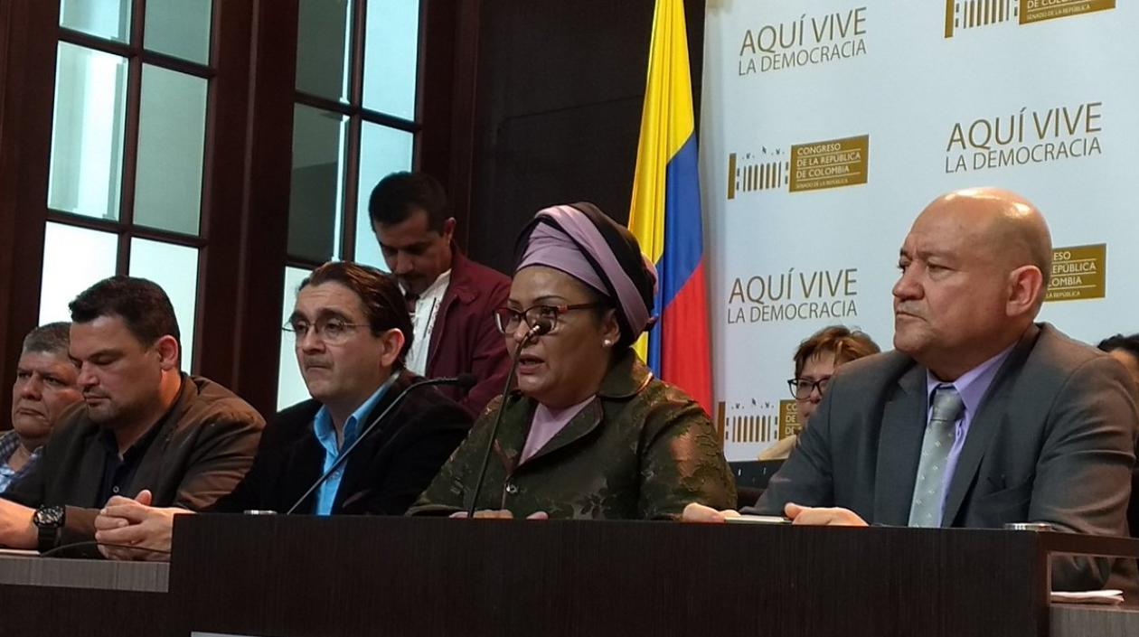 Victoria Sandino y Carlos Lozada. 