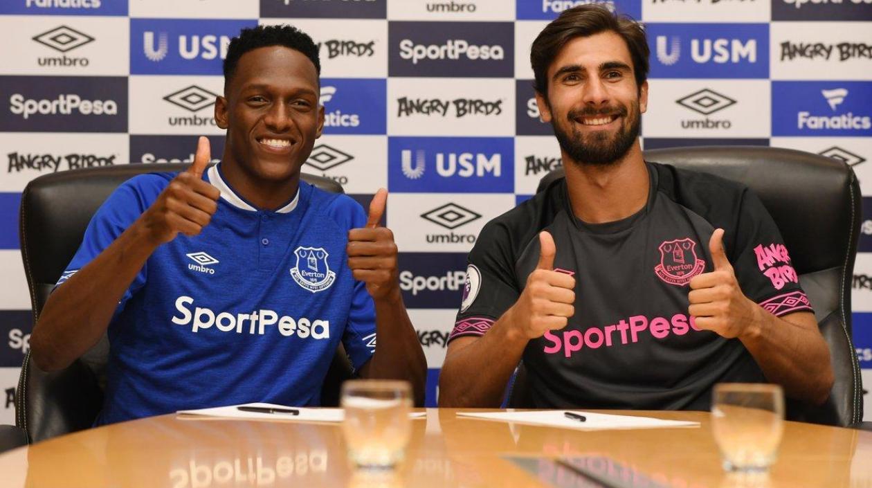 Yerry Mina y André Gómez, jugadores del Everton. 