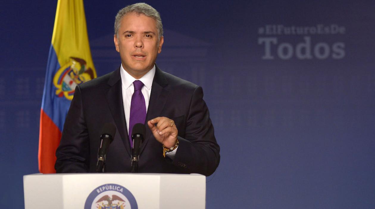 El Presidente Iván Duque dirigiéndose a los colombianos.