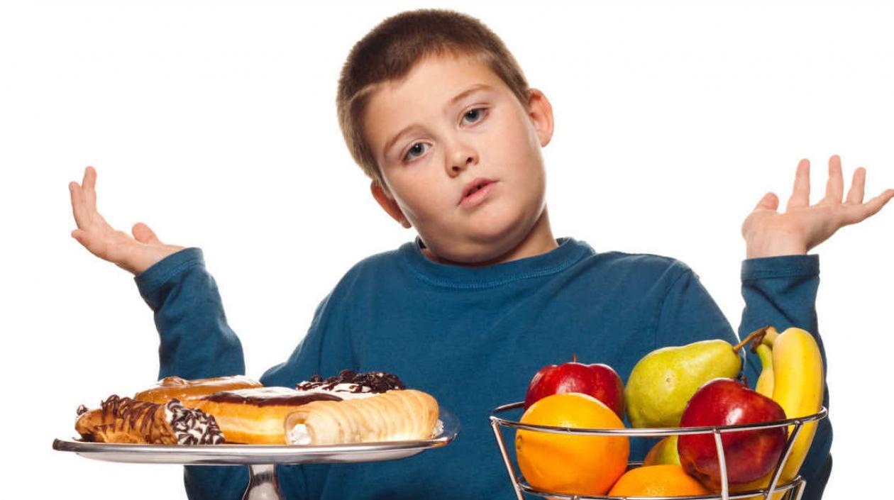 En algunos países como México se prohibió hace 4 años la venta de bebidas azucaradas y comida chatarra en escuelas.