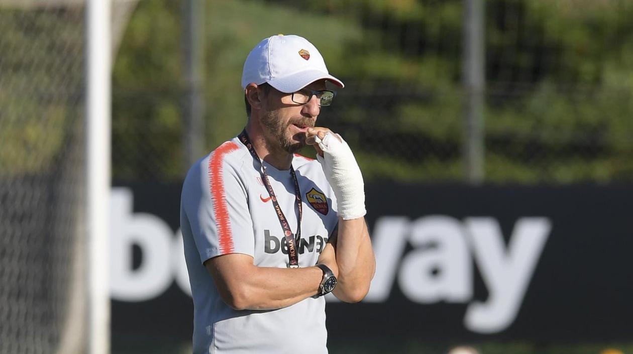 Eusebio Di Francesco con la fractura en su mano. 