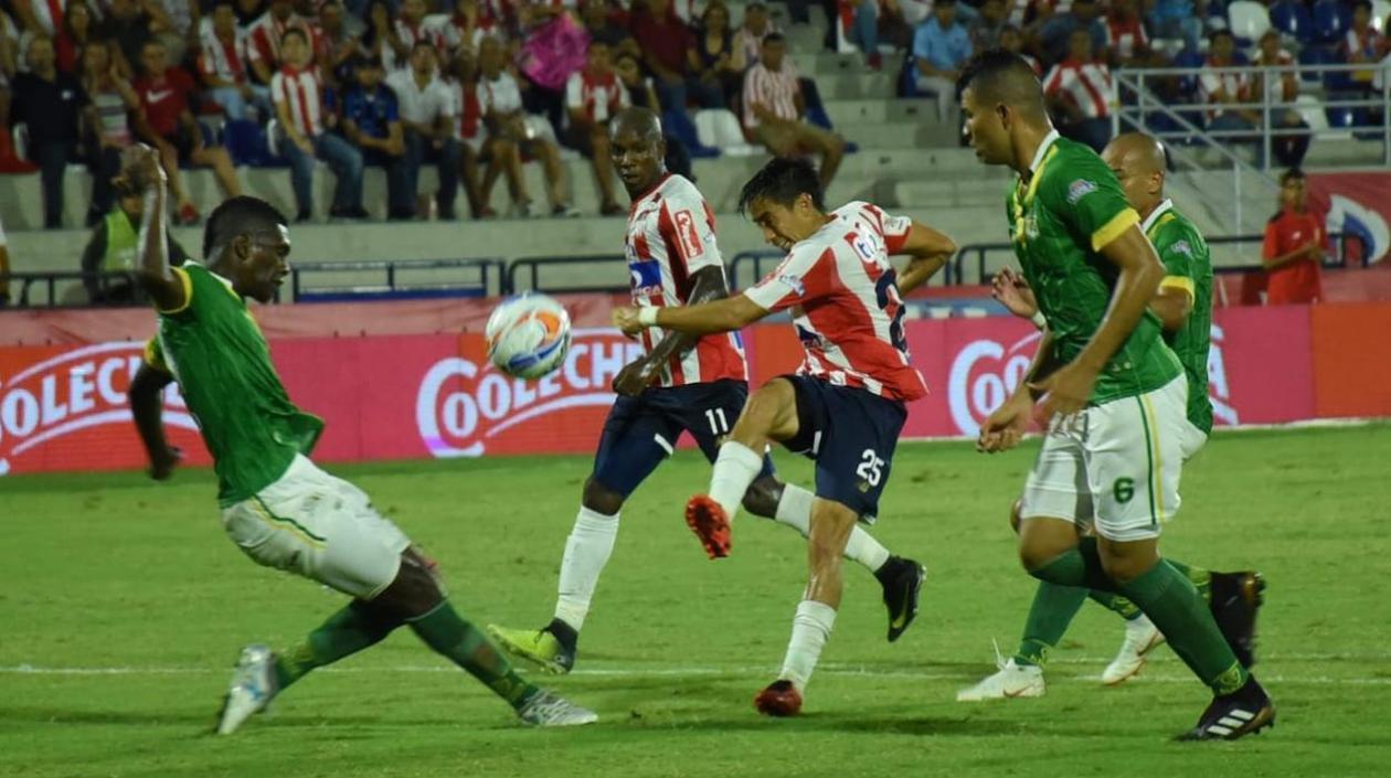 Fabián Sambueza sería titular. 