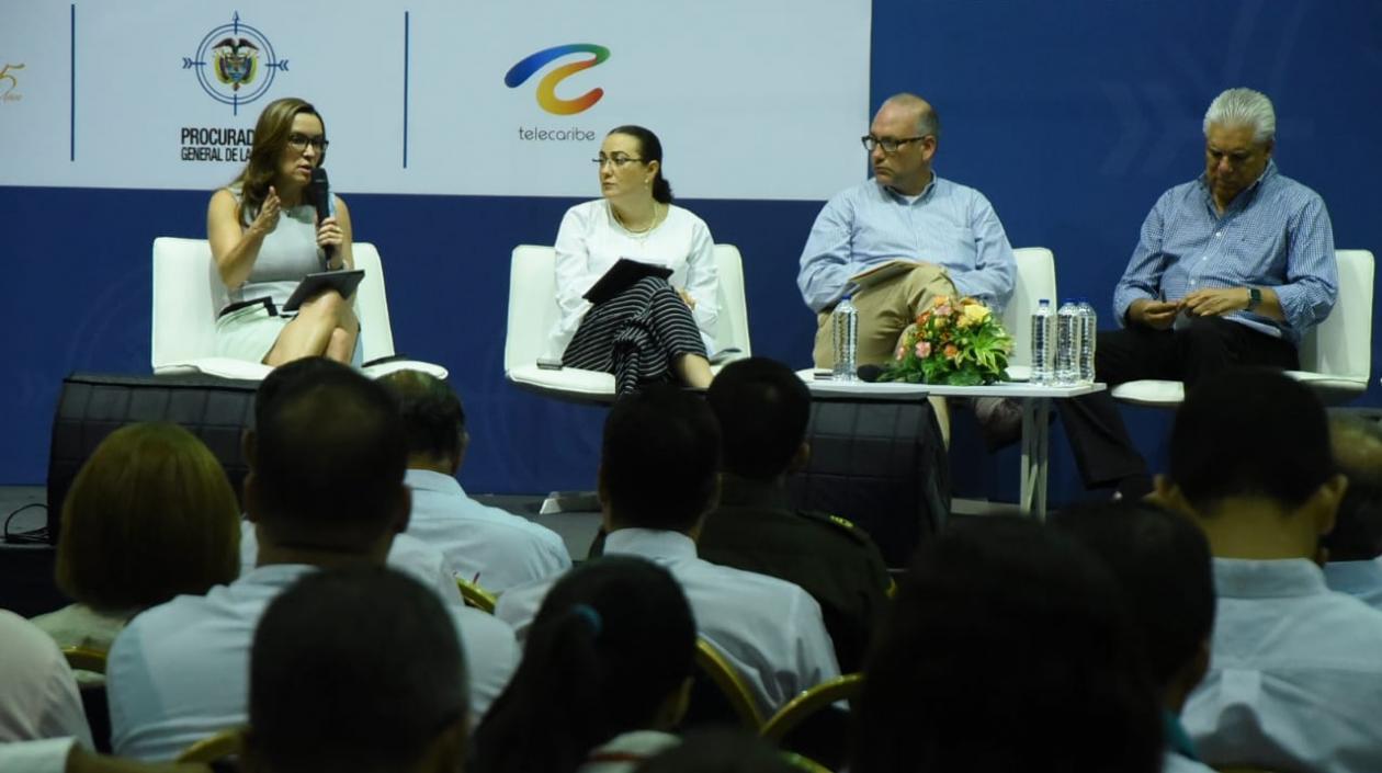 La ministra de Minas y Energía, María Fernanda Suárez durante su intervención. 