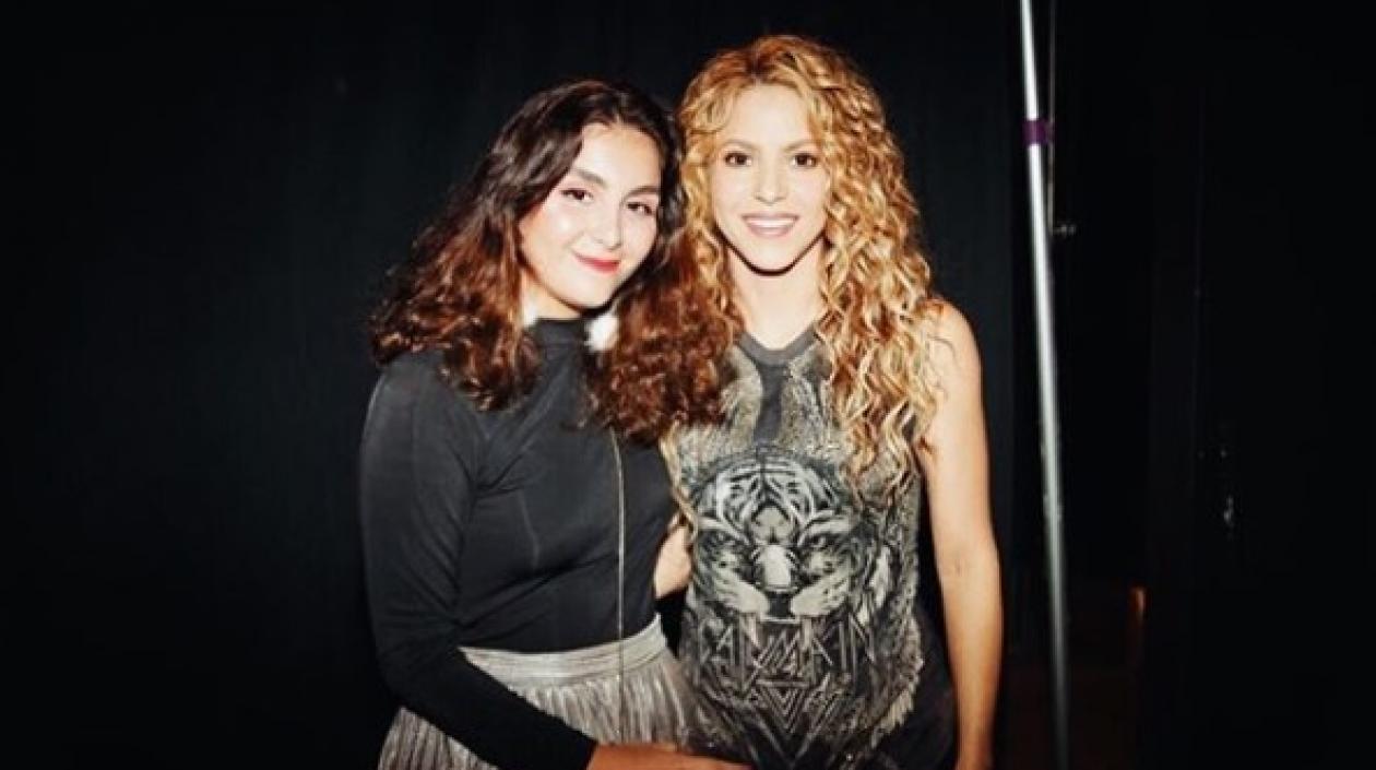 Las cantantes Coco Jadad y Shakira.