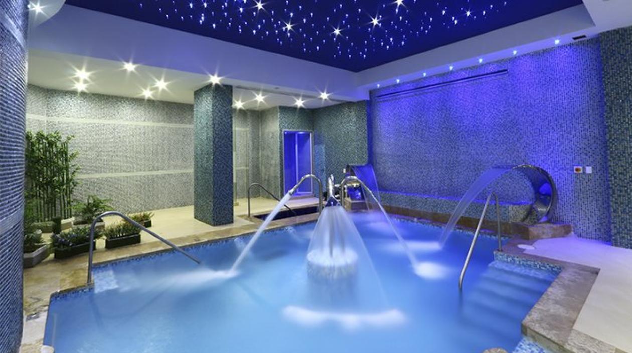 Piscina del Hotel Punta Diamante Business & Premium Resort.