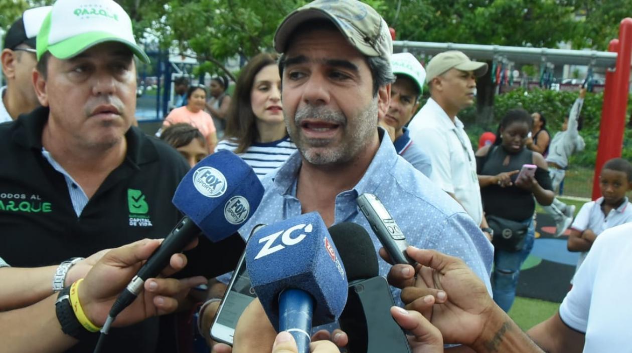 Alcalde Char hizo anuncio sobre el baloncesto profesional en Barranquilla.