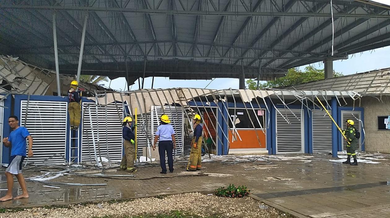 Así quedó la entrada del colegio Pies Descalzos.