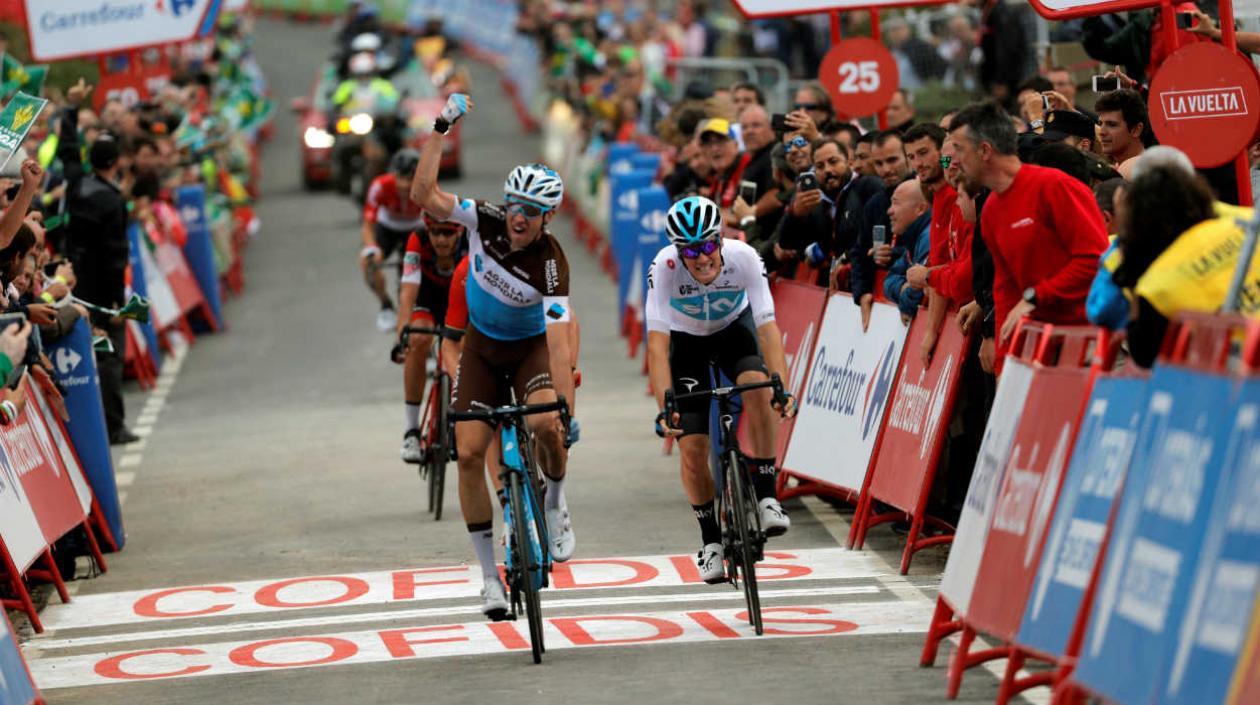 Alexandre Geniez se impone en la meta de Estaca de Bares.