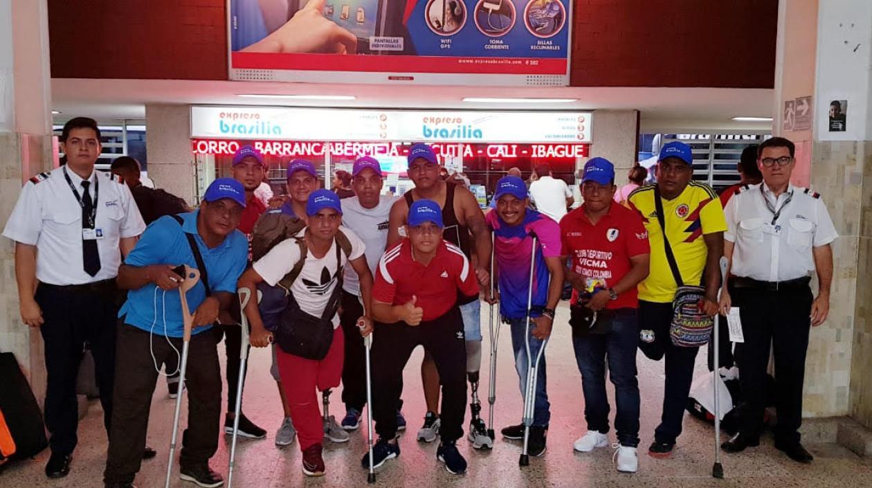 Los integrantes del equipo atlanticense. 