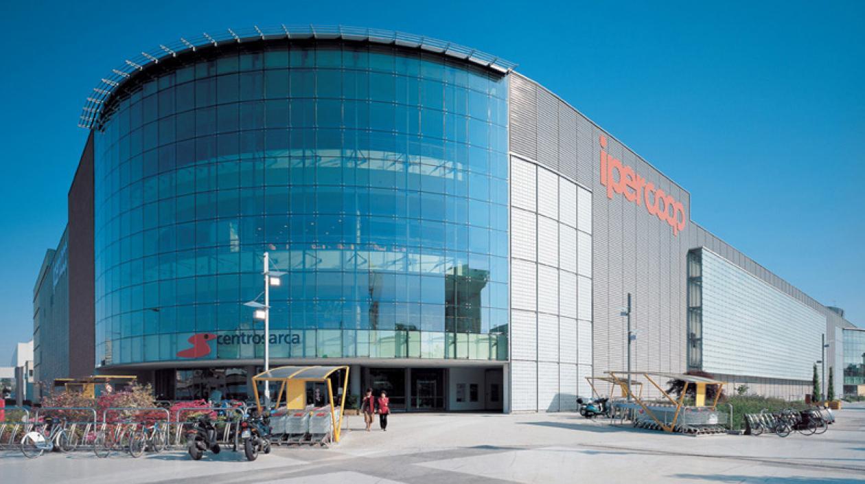 Centro comercial de Sesto San Giovanni. 