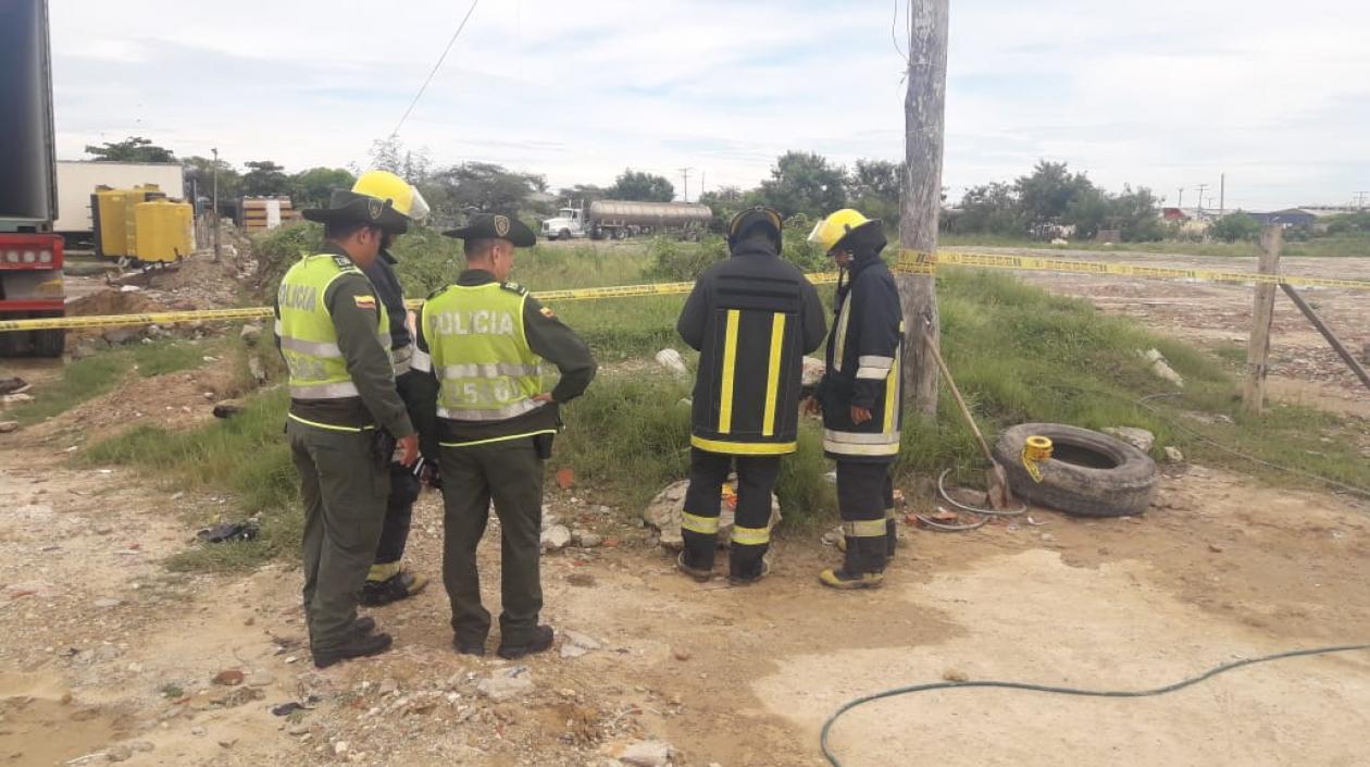 Policía Ambiental y Bomberos controlaron la situación. 