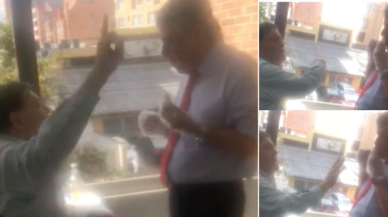 Estaban hablando distraída y amenamente, el condenado por parapolítica Álvaro García y el gobernador de Sucre, Édgar Martínez.