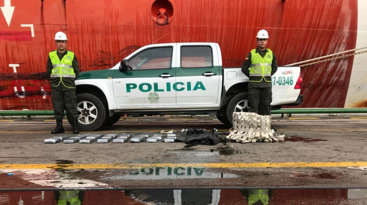 Droga hallada en un barco en el puerto de Santa Marta.
