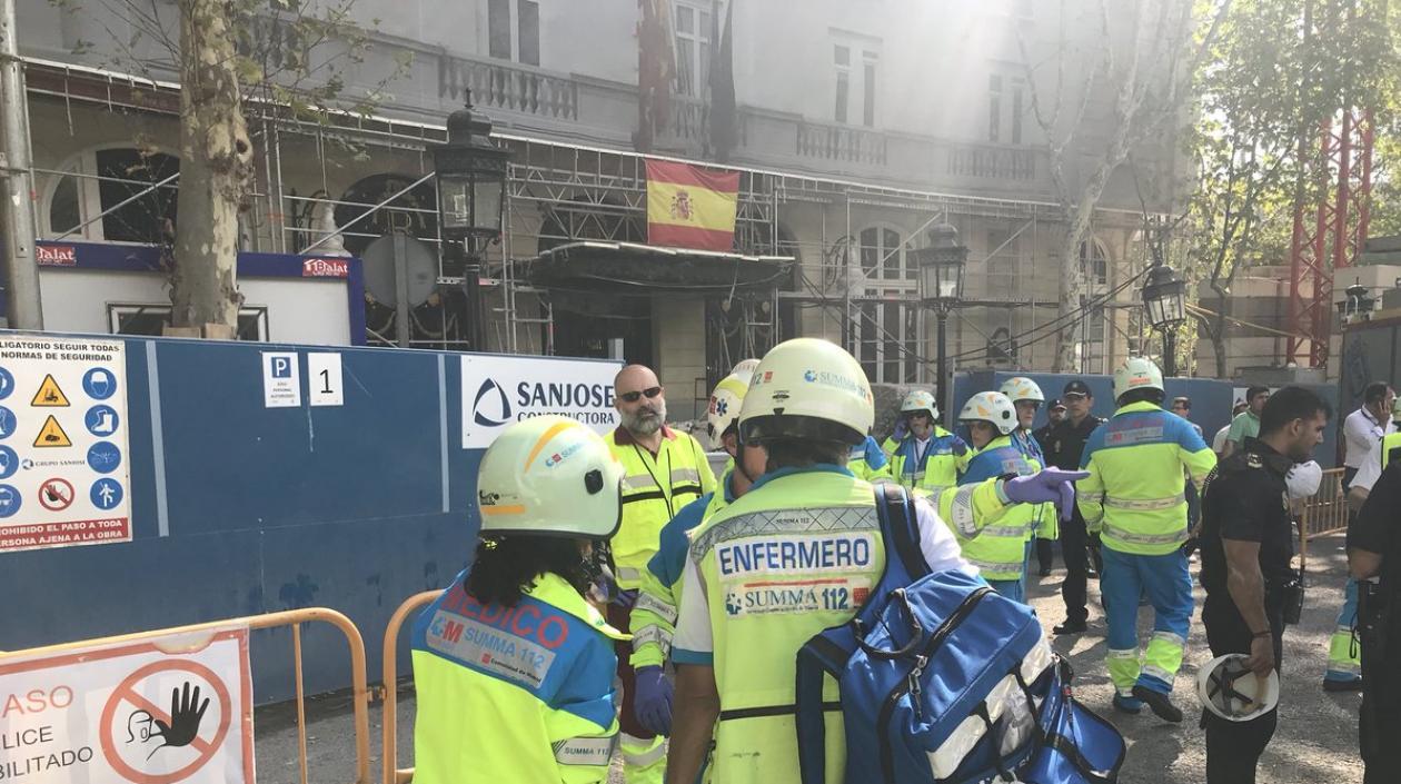 Cuerpos de socorro llegan al lugar en Madrid.